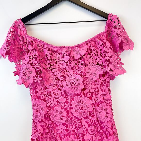 Paper Dolls Size 8 US Off Shoulder Crochet Lace Sheath Dress Pink Knee Length - Picture 2 of 10